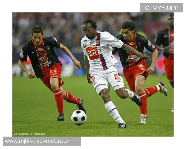 迪萨西本赛季无法租借罗马里昂巴黎FC收到通知 迪萨西本赛季无法租借罗马里昂巴黎FC收到通知