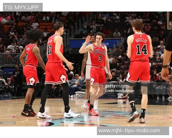 阿德巴约赞维金斯低调内敛却能左右比赛胜负的小细节 阿德巴约赞维金斯低调内敛却能左右比赛胜负的小细节